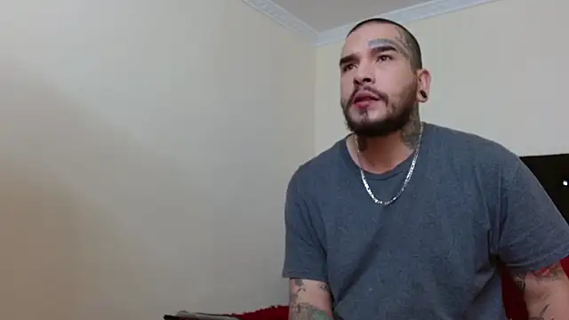 ARIA AND NICK online show from March 6, 3:40 pm