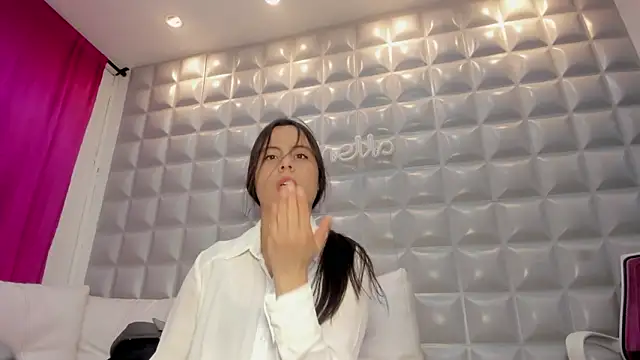 sol-angel online show from March 4, 3:31 pm