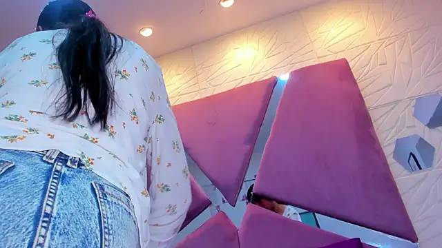 sol-angel online show from May 27, 4:03 pm