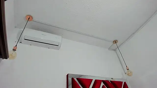 VALERIAQUEENTS   online show from March 12, 3:23 am