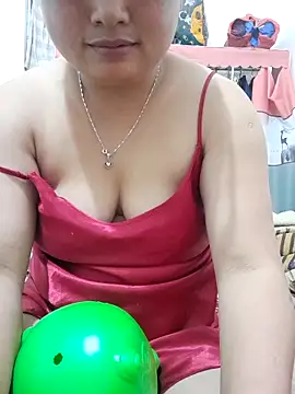 Snapshot of mai-mai-97 chatting on May 1, 4:39 am mai-mai-97 online show from May 1, 4:39 am