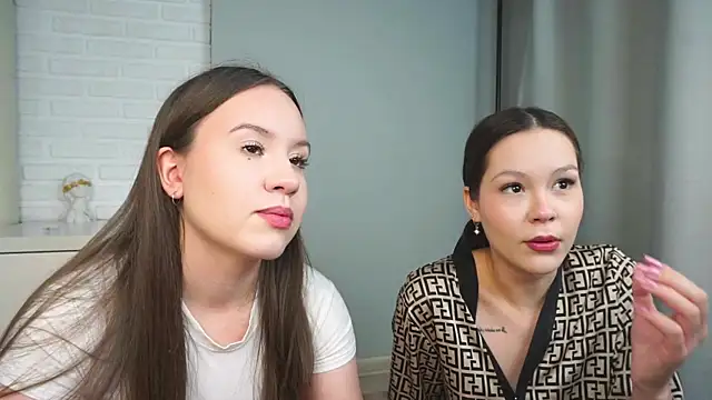 VirginiaRowe online show from January 12, 1:18 pm