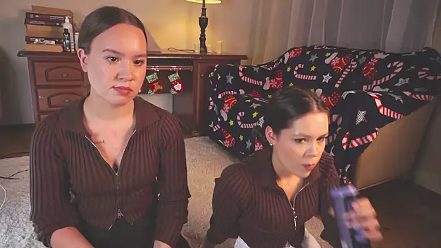 Snapshot of VirginiaRowe chatting on November 28, 2:17 pm VirginiaRowe online show from November 28, 2:17 pm