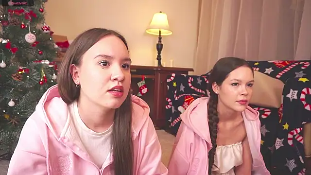 VirginiaRowe online show from December 17, 2:55 pm