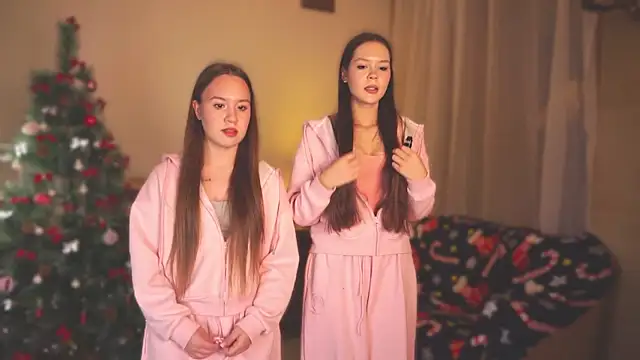 Snapshot of VirginiaRowe chatting on December 1, 1:56 pm VirginiaRowe online show from December 1, 1:56 pm