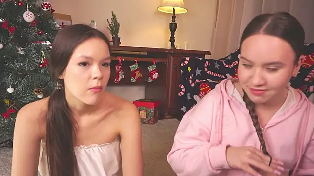 VirginiaRowe online show from December 20, 1:36 pm