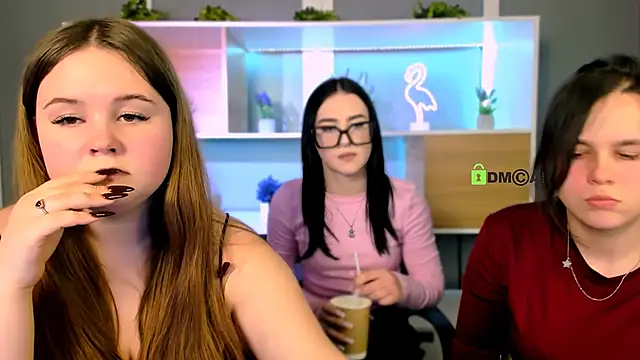 candy flossie1 online show from February 3, 7:30 pm