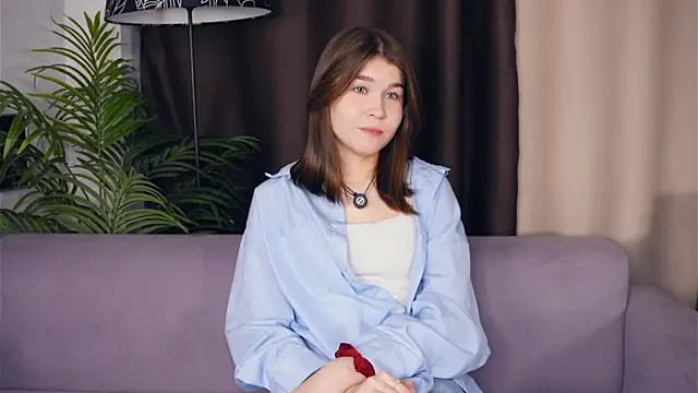 Snapshot of ZulaRattan chatting on November 27, 5:08 am ZulaRattan online show from November 27, 5:08 am