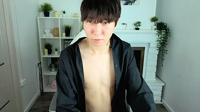 Snapshot of YugoAsian chatting on February 17, 12:35 pm YugoAsian online show from February 17, 12:35 pm