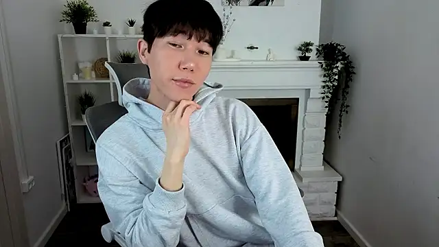 Snapshot of YugoAsian chatting on January 18, 12:30 pm YugoAsian online show from January 18, 12:30 pm