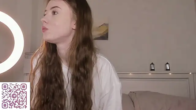 AmyForYouu online show from December 19, 8:11 pm