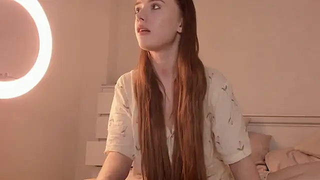 AmyForYouu online show from December 1, 9:04 pm