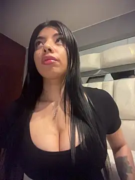 miaparkes online show from November 27, 11:38 pm