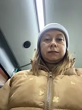 Brooke lover online show from April 3, 6:47 pm