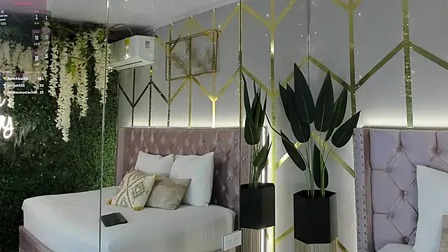 Lola saenz  online show from February 25, 11:54 am