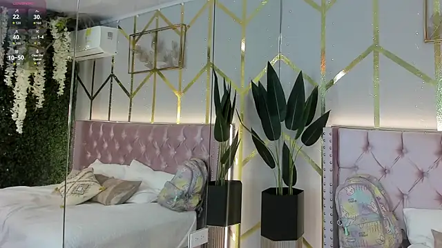 Lola saenz  online show from February 28, 11:54 am