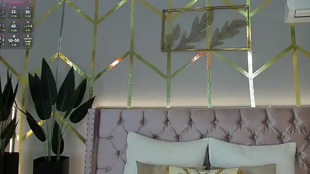 Lola saenz  online show from March 1, 11:54 am