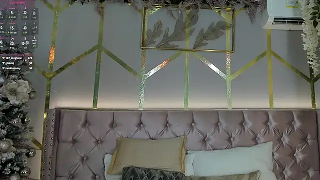 Lola saenz  online show from December 13, 8:04 pm