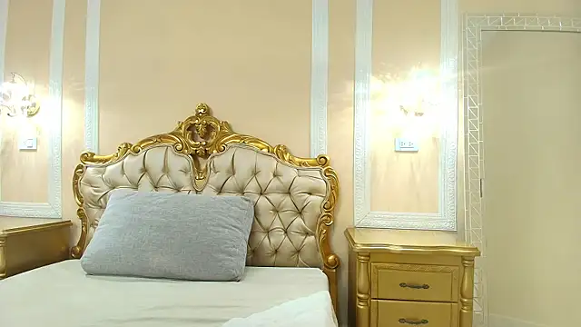 HallieStone online show from March 27, 12:17 pm