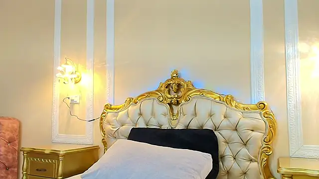 HallieStone online show from April 5, 12:23 pm