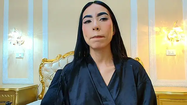 HallieStone online show from April 4, 12:01 pm