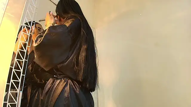 HallieStone online show from April 10, 11:39 am