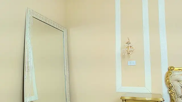 HallieStone online show from February 24, 8:37 am