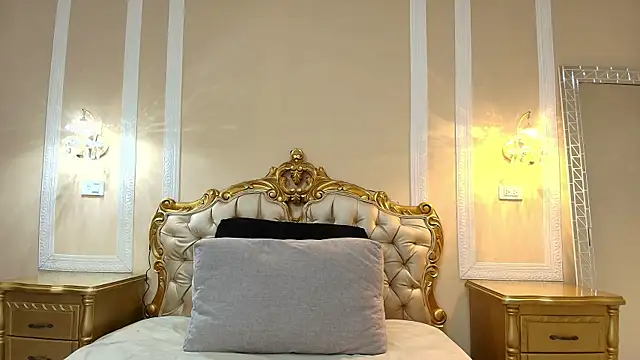 HallieStone online show from March 31, 12:07 pm