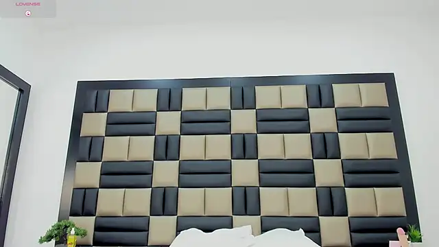 JessicaBosch online show from December 18, 12:31 pm