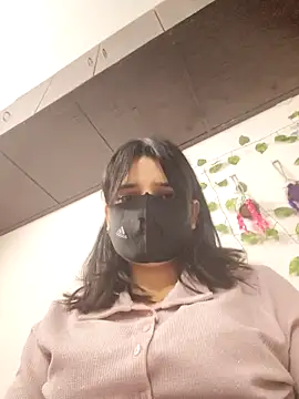 Sexolinaa online show from May 9, 2:42 pm