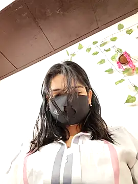 Sexolinaa online show from May 8, 11:47 am