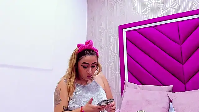 emma cook  online show from January 9, 9:00 pm