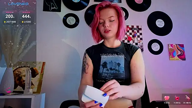 Me1inMonro online show from March 3, 4:30 am