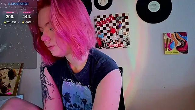 Me1inMonro online show from March 4, 5:04 am