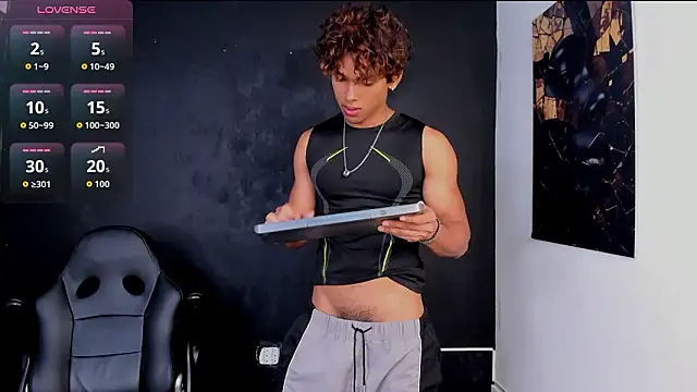 LiamVibes212 online show from February 26, 1:33 pm