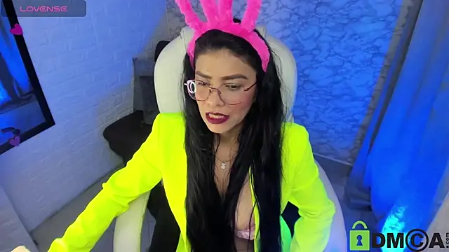 aisha cambell online show from December 2, 10:00 pm