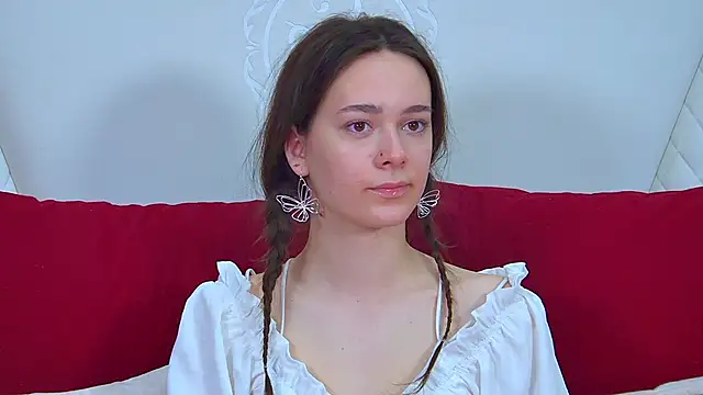 Snapshot of LilyLanes chatting on November 26, 2:50 pm LilyLanes online show from November 26, 2:50 pm