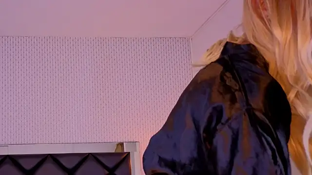 megan lenon online show from January 5, 5:38 pm