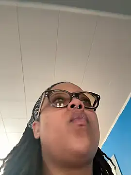 hazeleyedemonx13 online show from April 16, 8:09 pm