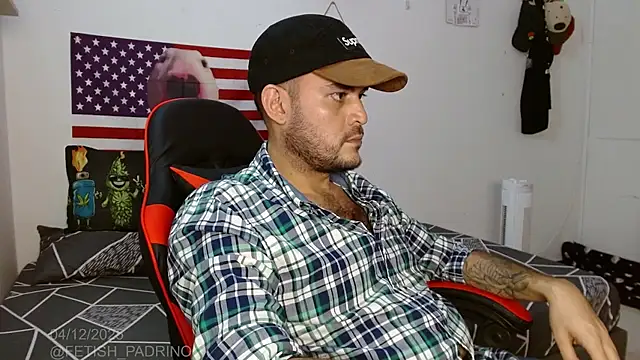 holegape online show from December 5, 3:38 am