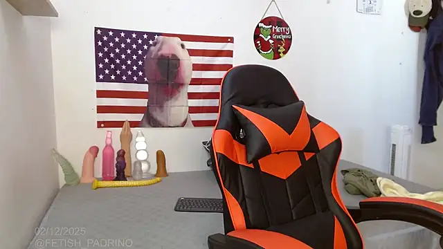 holegape online show from December 2, 2:52 pm