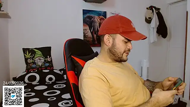 Snapshot of holegape chatting on February 24, 8:31 pm holegape online show from February 24, 8:31 pm