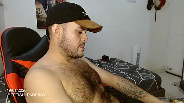 Snapshot of holegape chatting on January 19, 2:43 pm holegape online show from January 19, 2:43 pm