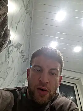 Snapshot of kiltedbody chatting on December 4, 9:36 pm kiltedbody online show from December 4, 9:36 pm