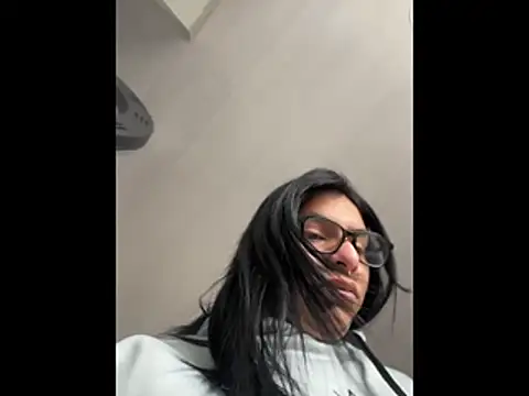 SaraAndrade  online show from January 9, 3:52 pm