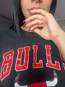 SaraAndrade  online show from March 12, 12:42 pm