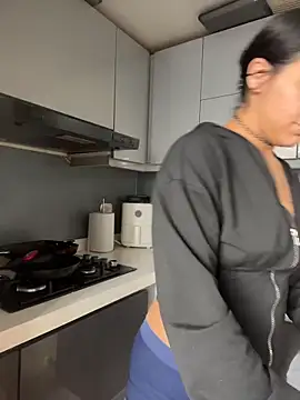 SaraAndrade  online show from February 14, 3:56 pm