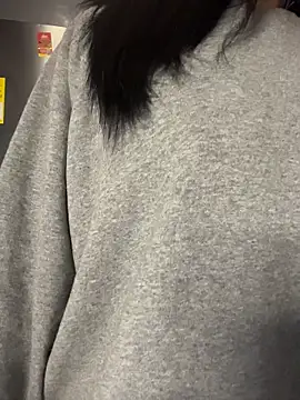 SaraAndrade  online show from March 10, 11:25 am