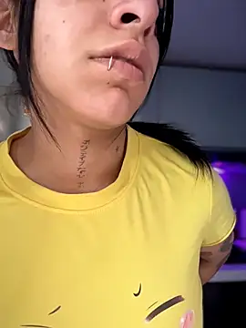 SaraAndrade  online show from April 6, 3:57 pm