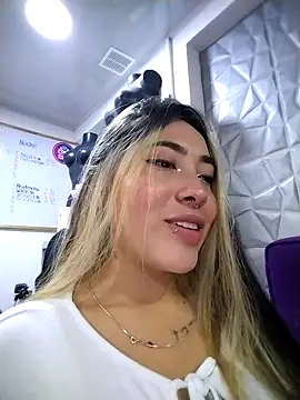 Snapshot of Manuela_Velvet chatting on November 27, 2:23 am Manuela Velvet online show from November 27, 2:23 am